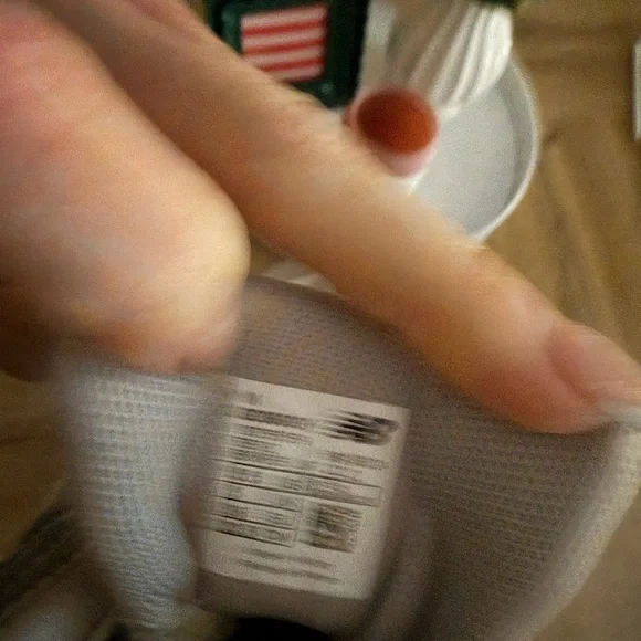 New Balance 9060 Sneakers in Gray and Cream - Picture 6 of 6